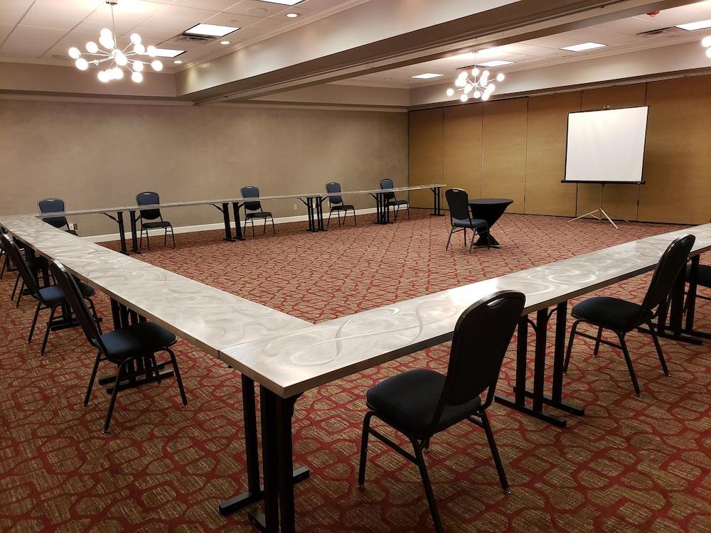 Doubletree By Hilton Northwest - Arboretum 4*