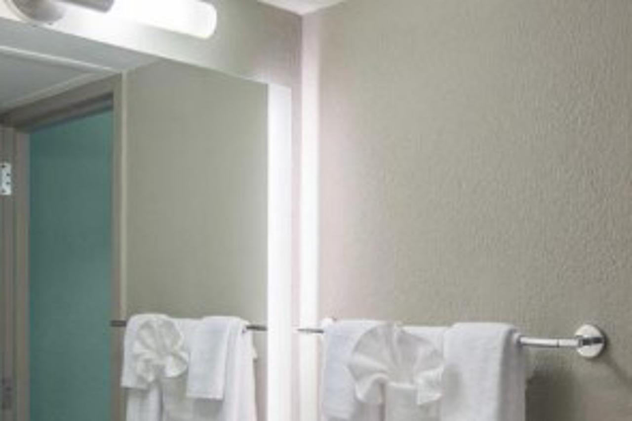 Doubletree By Hilton Northwest - Arboretum Hotel