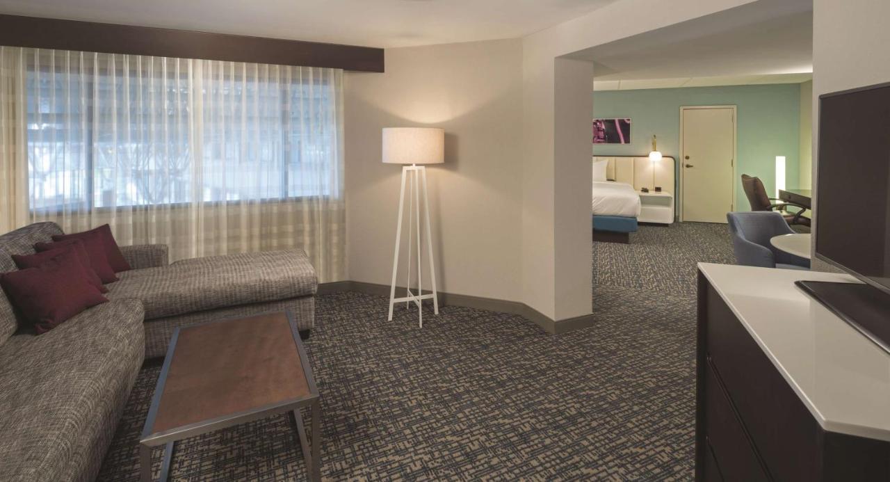 Doubletree By Hilton Northwest - Arboretum Hotel