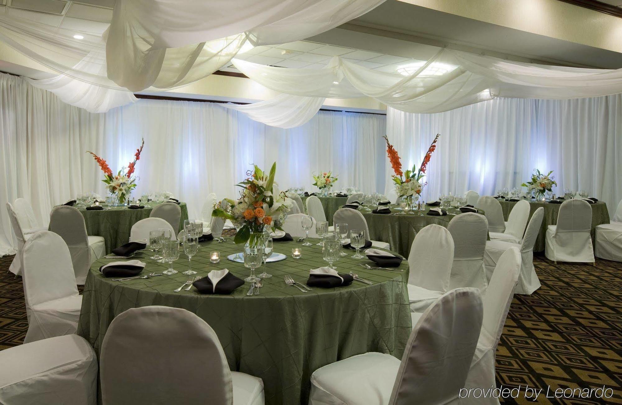 Doubletree By Hilton Northwest - Arboretum